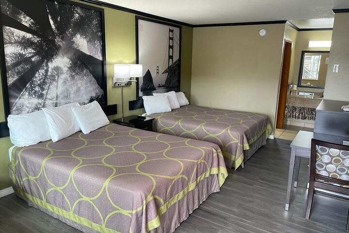 Super 8 by Wyndham Crescent City