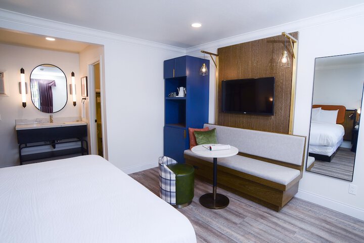 Room 7 of 20