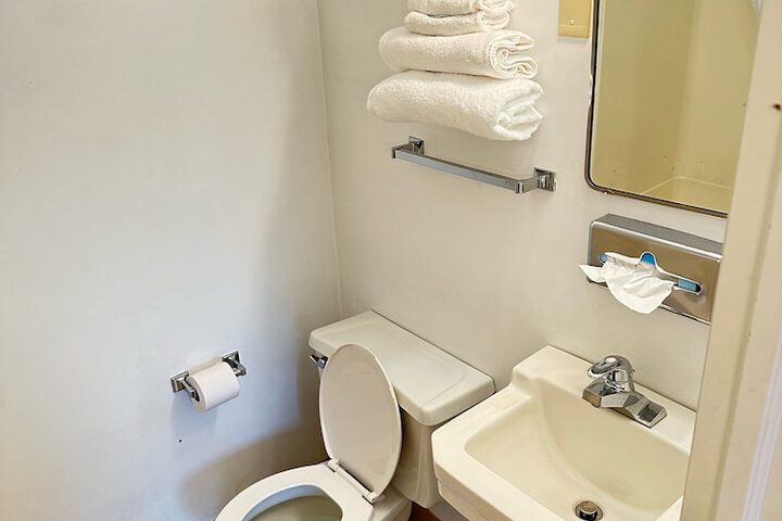 Room 8 of 22