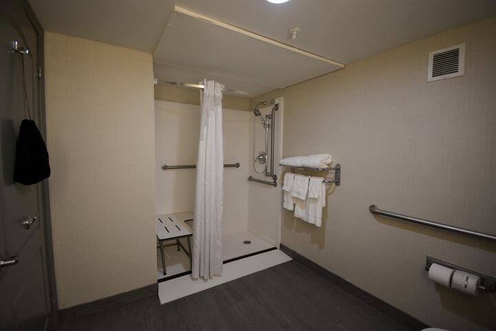 Holiday Inn Hazlet by IHG