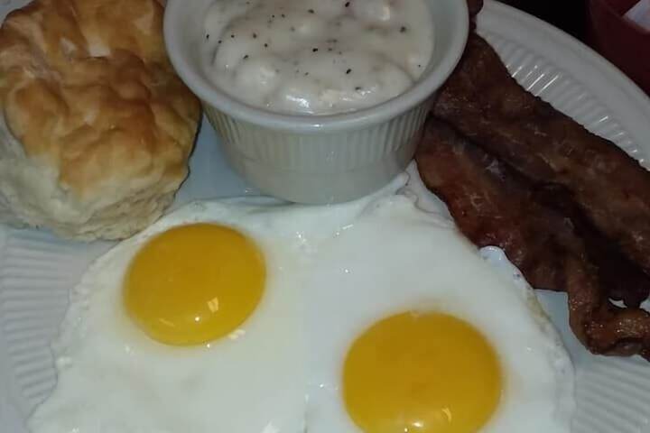 Dining 38 of 68