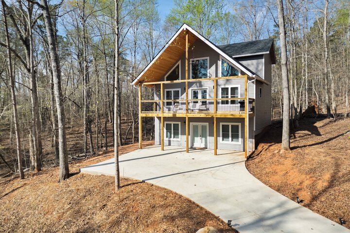 Lake Hartwell Escape