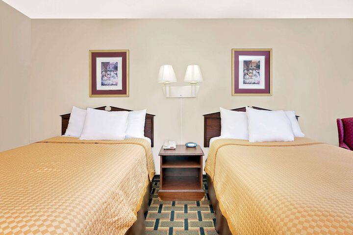 Room 10 of 15