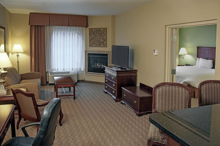 Hampton Inn & Suites Youngstown-Canfield