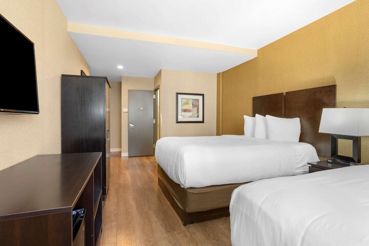 Best Western Plus Plaza Hotel