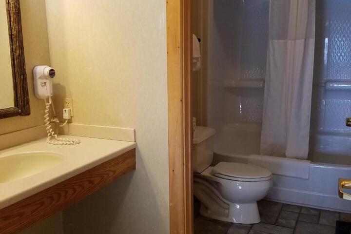 Potawatomi Inn & Cabins