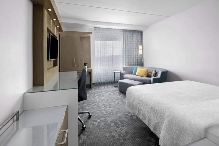 Room 28 of 47