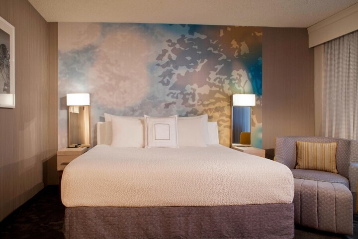 Room 18 of 33
