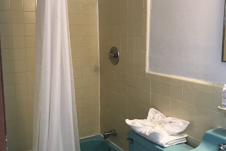 Room 16 of 32