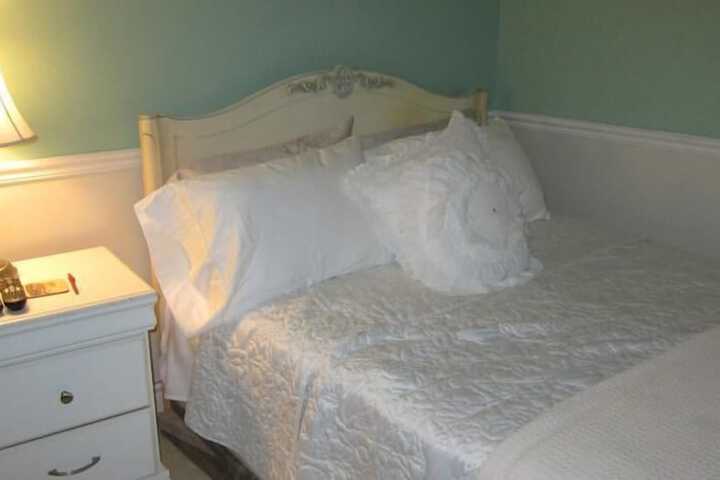 Room 5 of 32