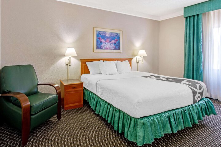 Room 8 of 28