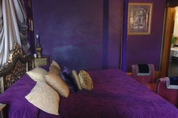 Room 21 of 42