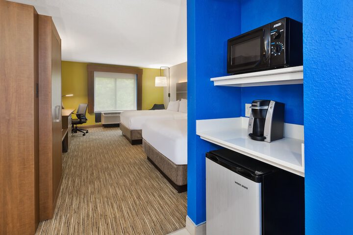 Room 17 of 34