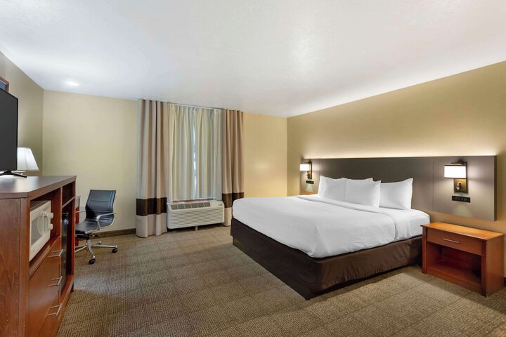 Room 34 of 61