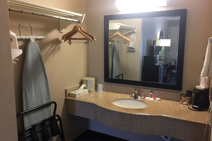 Room 15 of 30