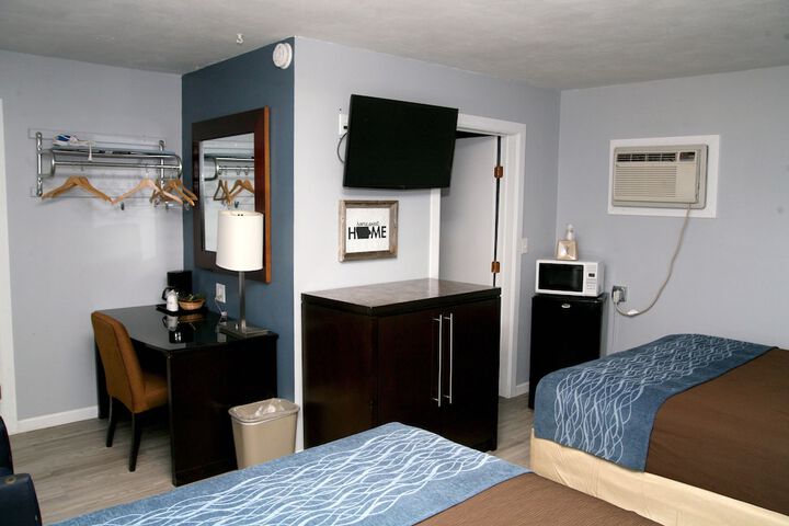 Room 32 of 71