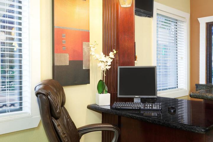 Business Center 11 of 11