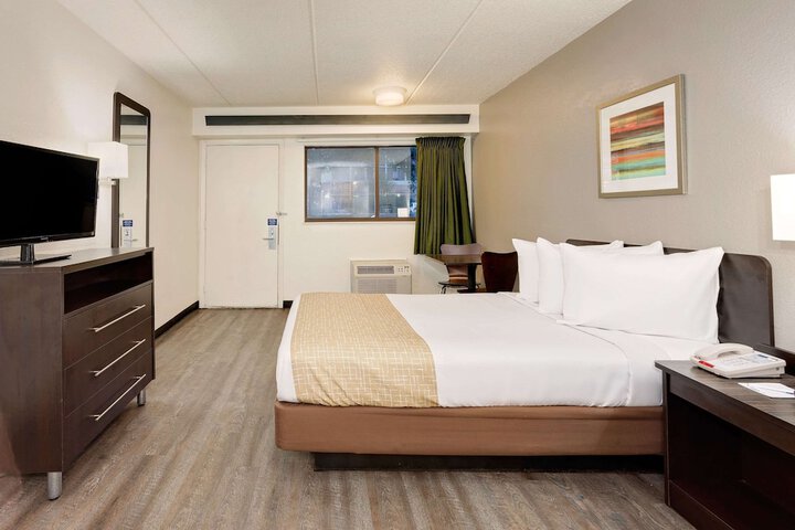 Room 12 of 21