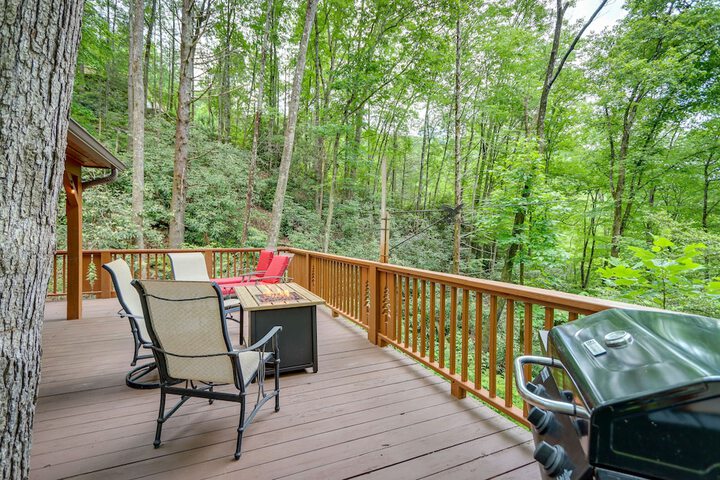 Remote Escape: Murphy Cozy Cabin in the Woods
