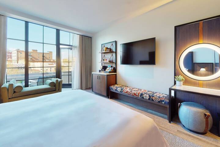 Room 17 of 57