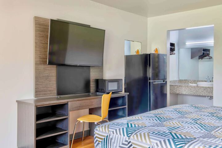 Room 11 of 26