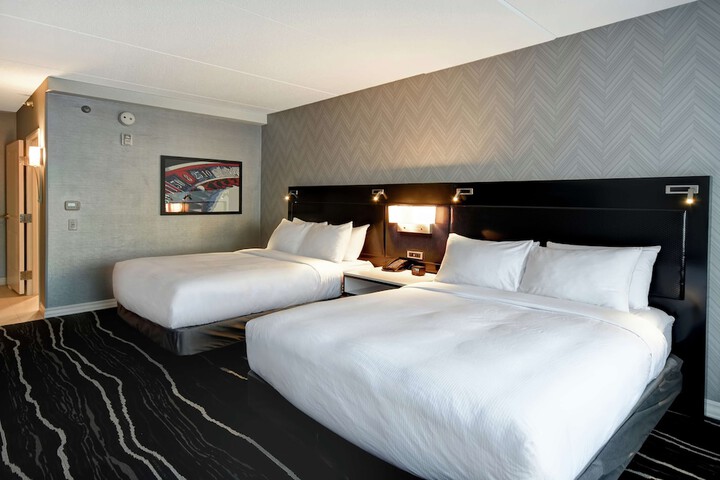 Room 52 of 102