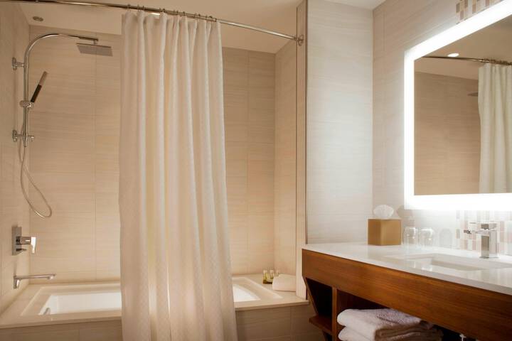 Room 21 of 66