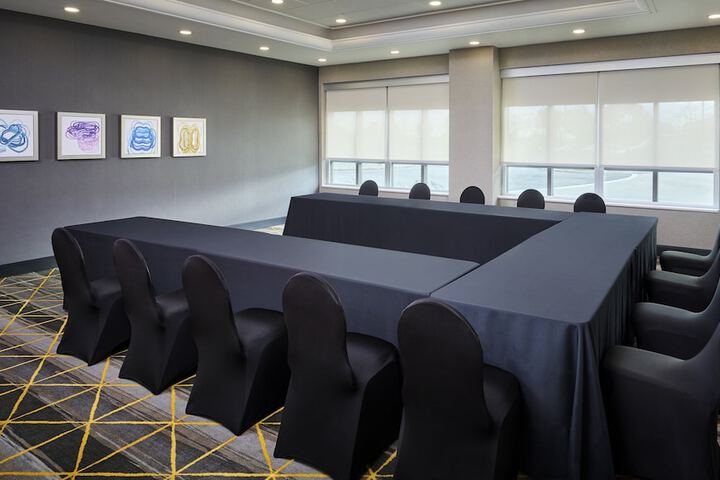 Holiday Inn Hotel & Suites Oakville at Bronte by IHG