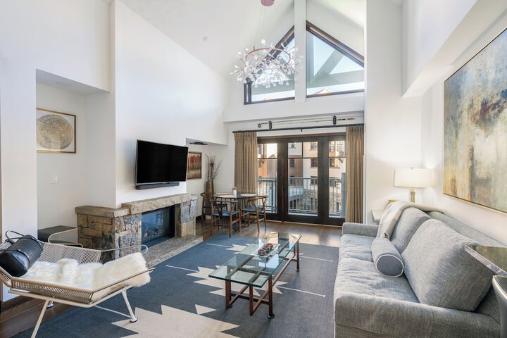 Madeline Hotel & Residences Auberge Collection