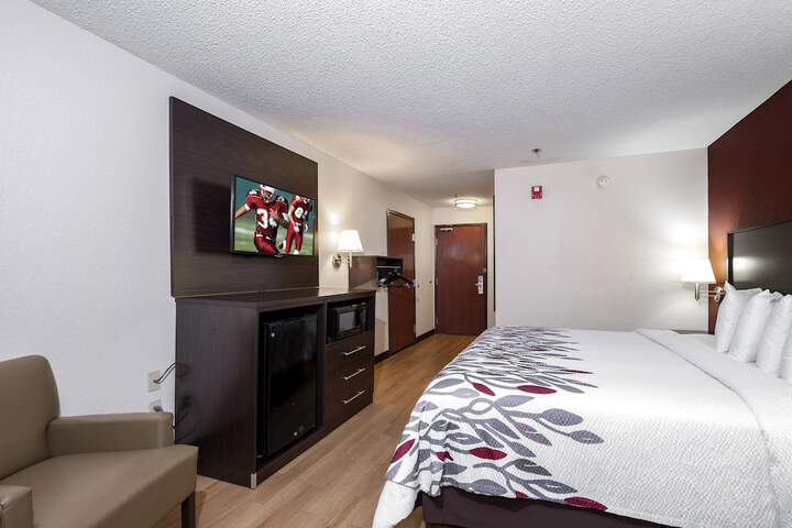 Room 27 of 34