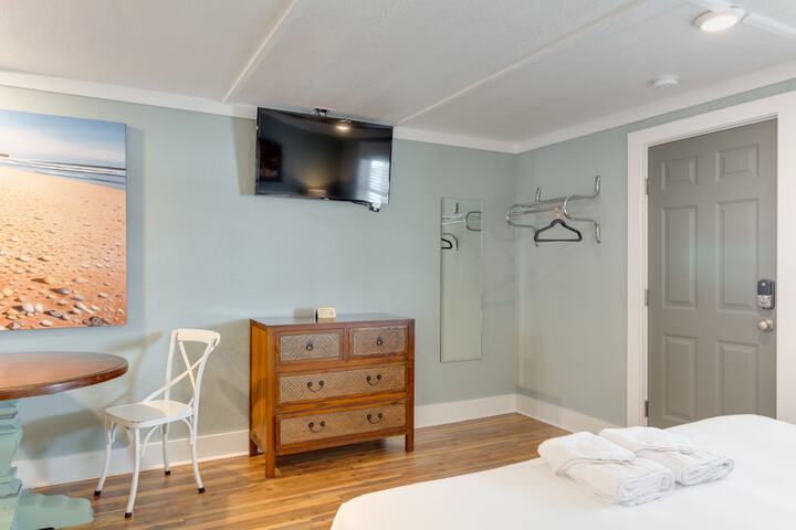 Room 21 of 77