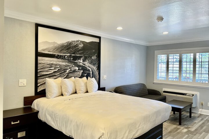 Room 104 of 152