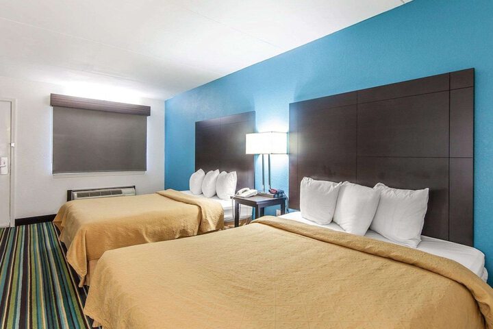 Room 19 of 32