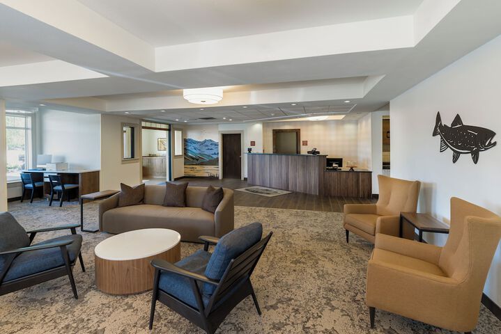 Gray Wolf Inn & Suites