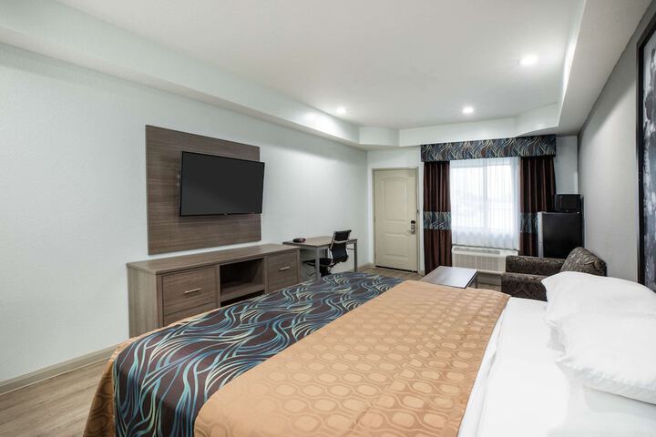 Room 8 of 25