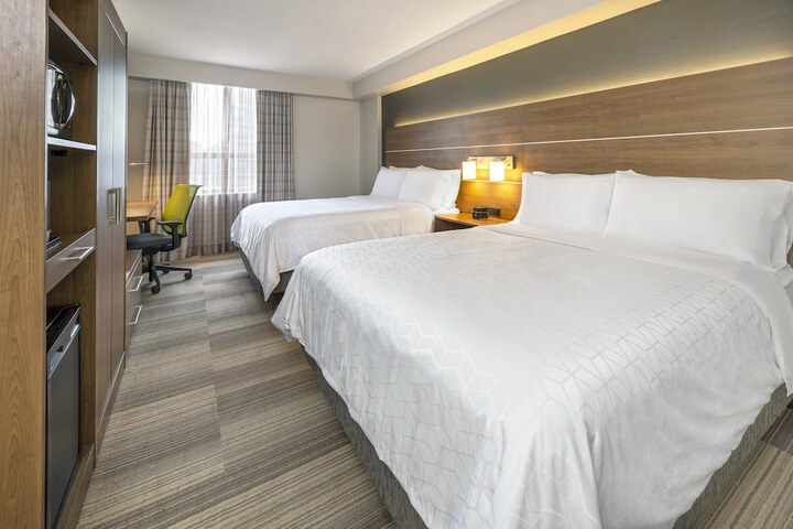 Holiday Inn Express Toronto - Downtown by IHG