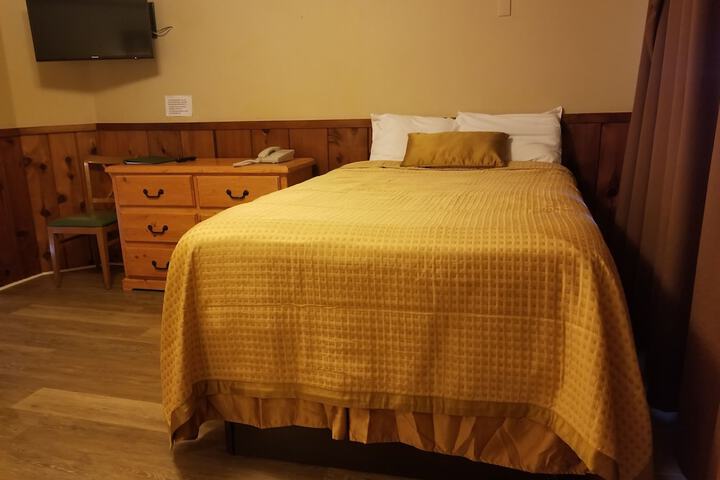Room 102 of 137