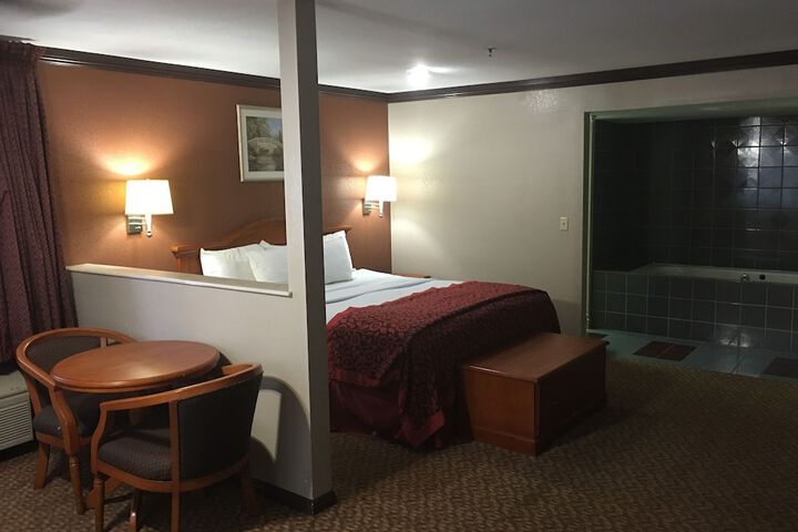 Room 25 of 27
