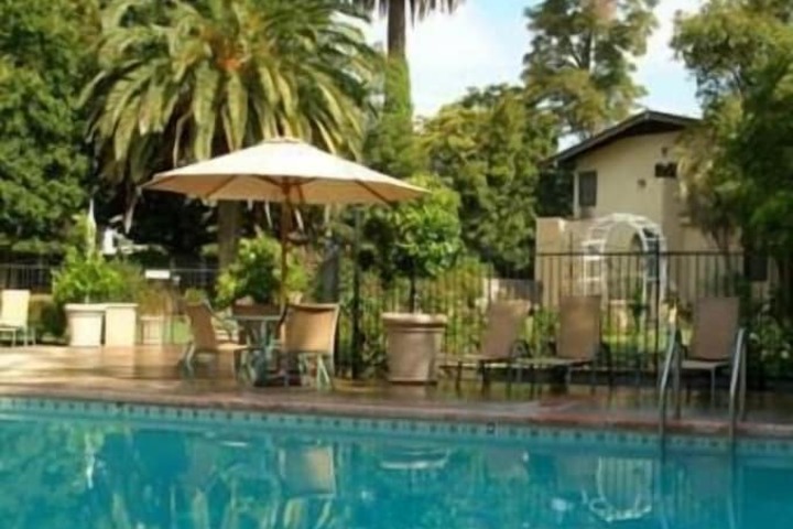 Pool 4 of 33
