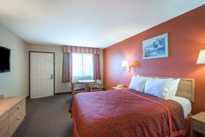 Room 12 of 24