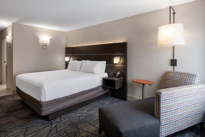 Room 34 of 60