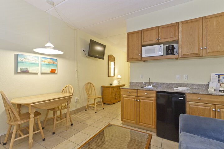 Room 18 of 28