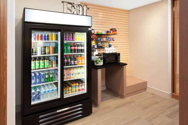 Holiday Inn Express and Suites Detroit / Sterling Heights by IHG