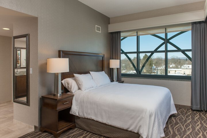 Embassy Suites Saratoga Springs