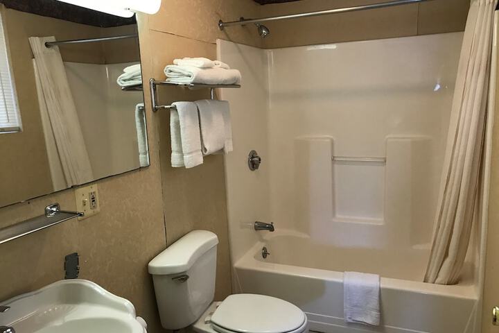 Room 17 of 60