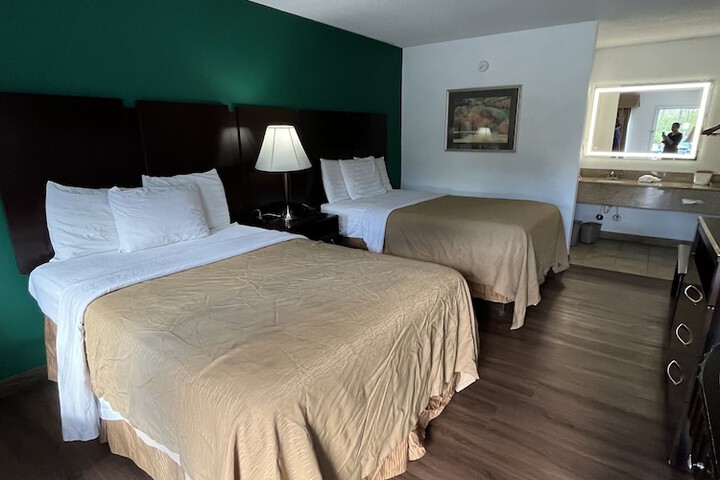 Room 33 of 54