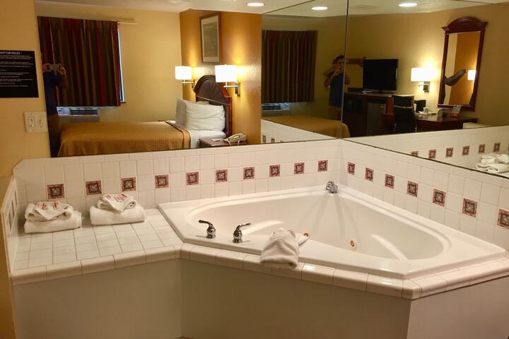Room 3 of 22