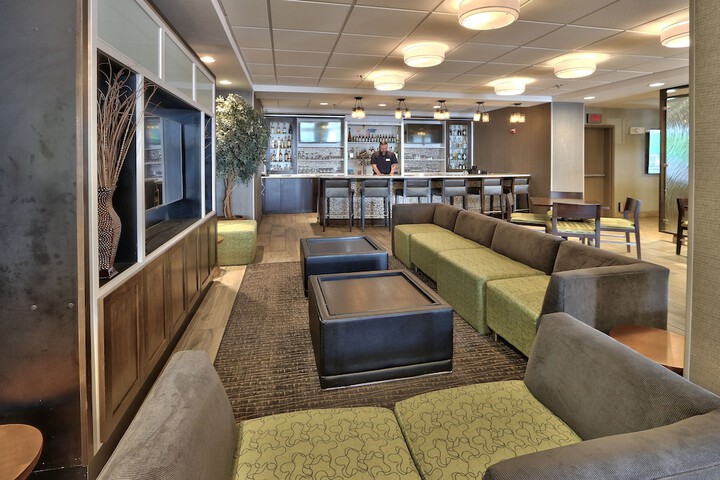 Lounge 42 of 47