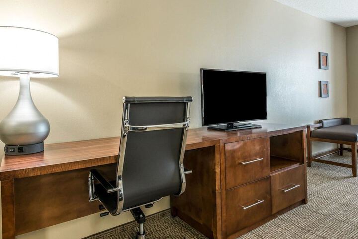 Room 16 of 48