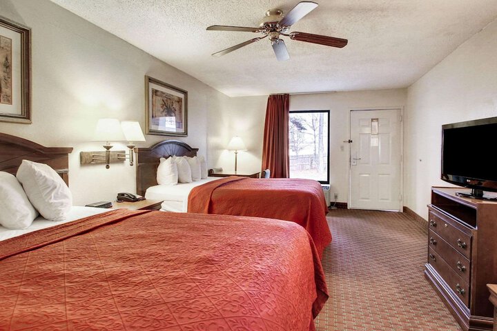 Room 8 of 32